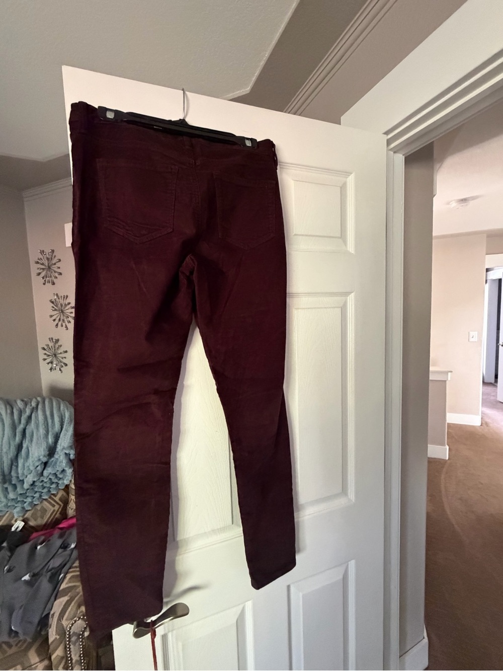 Old Navy Skinny Corduroys in Dark Burgundy - Picture 3 of 5